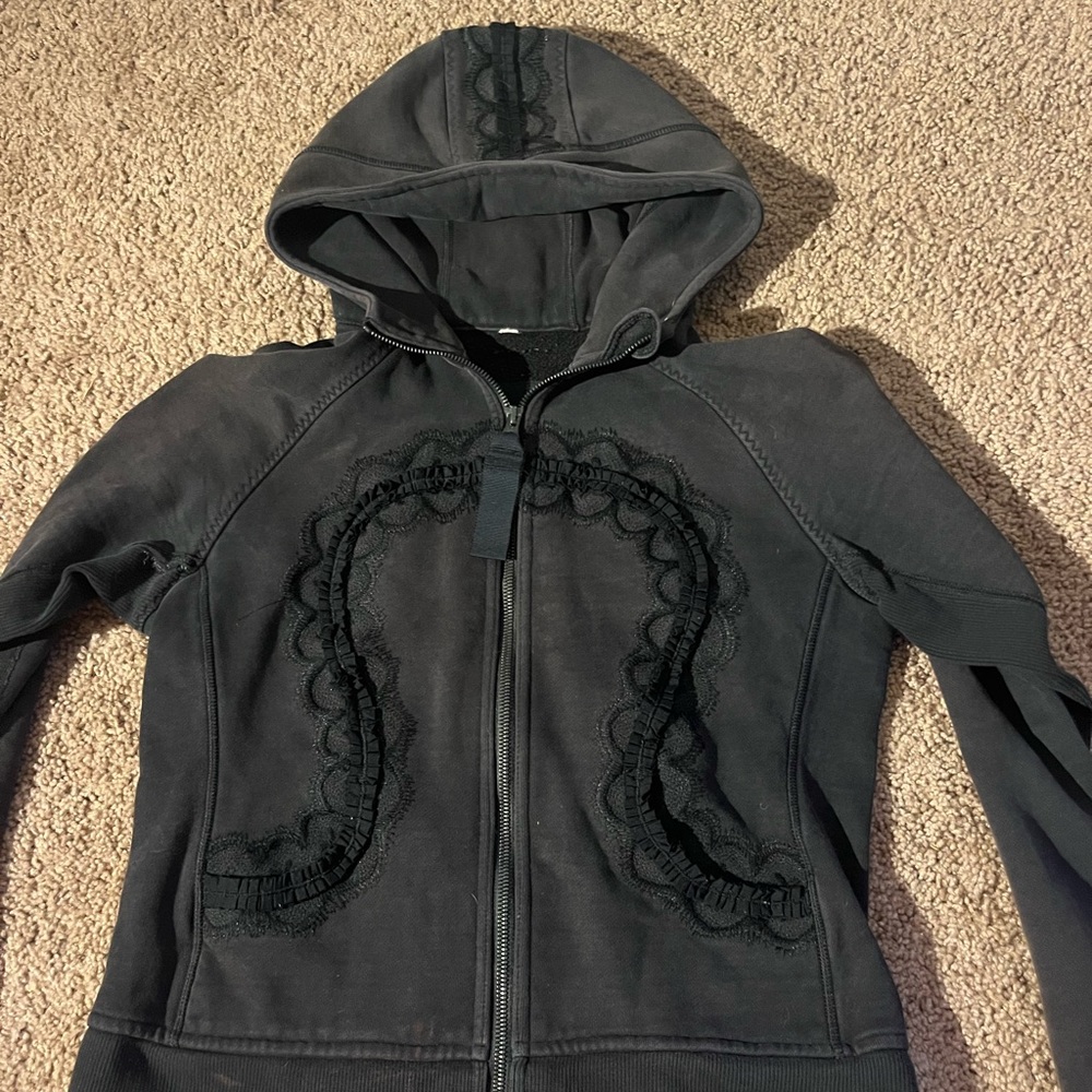 Vintage Lulu zip up jacket